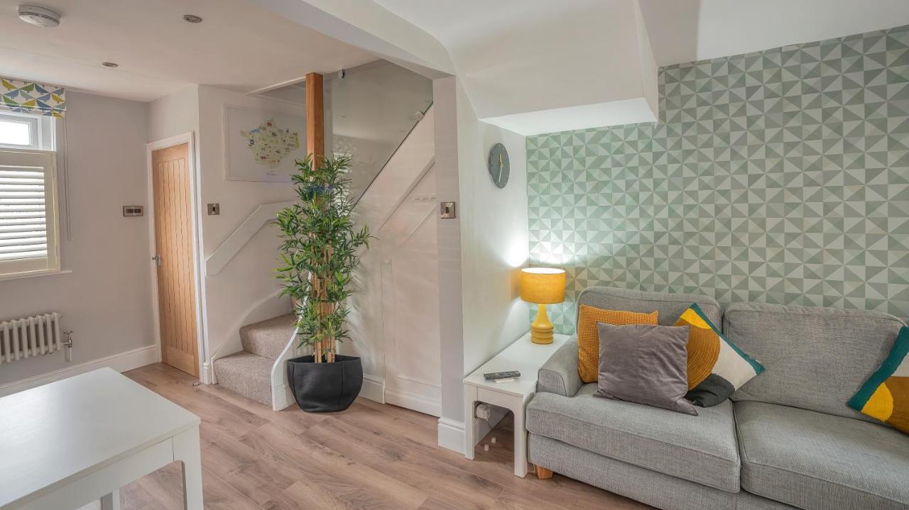 Modern 3-Bed House On Tarporley High Street Villa Eksteriør billede